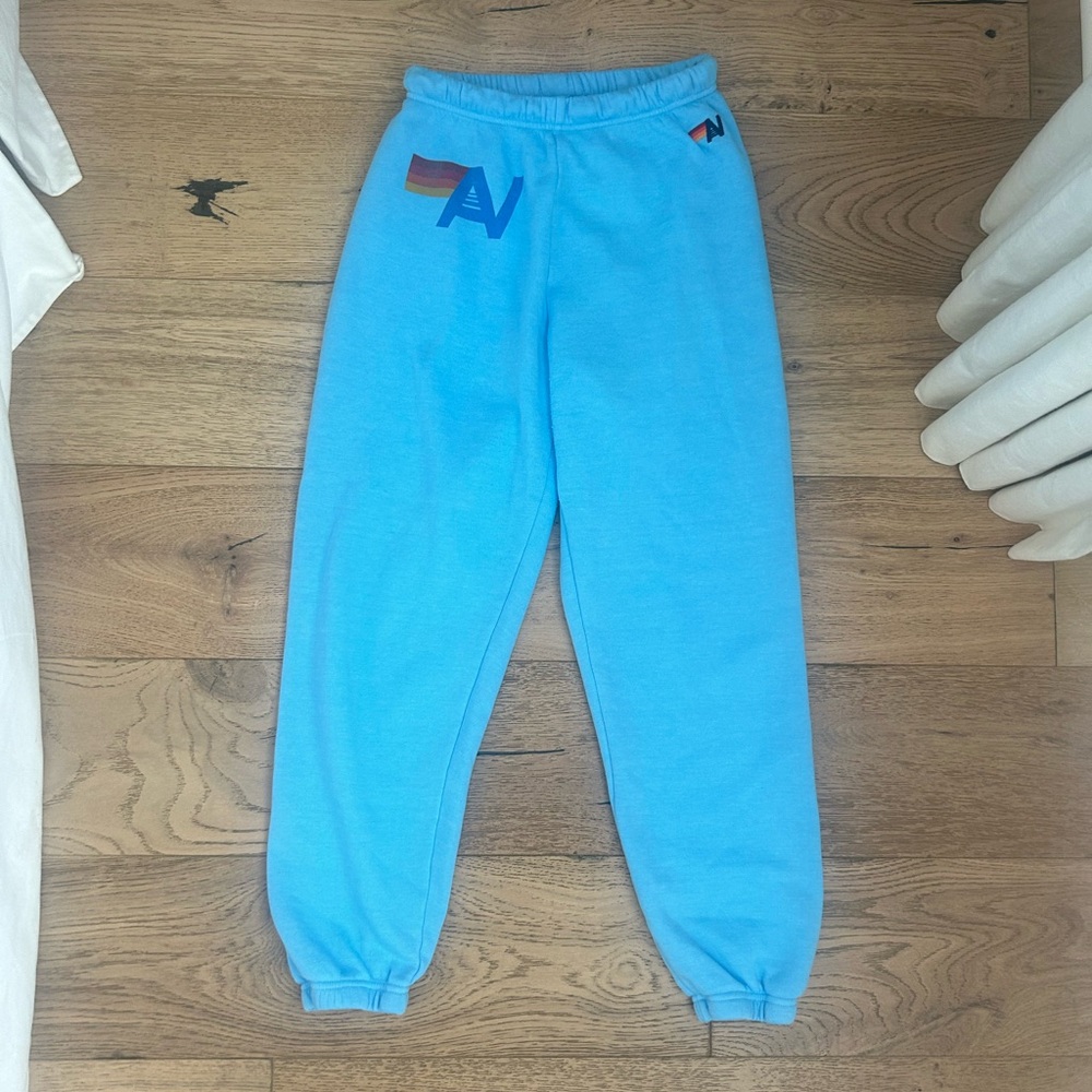 BARELY WORN AVIATOR NATION SWEATPANTS. GREAT CONDITION. SIZE MEDIUM.